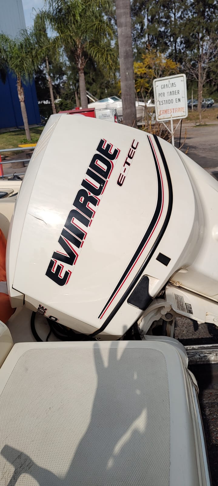 Quiksilver 1800 2011 Evinrude etec 150